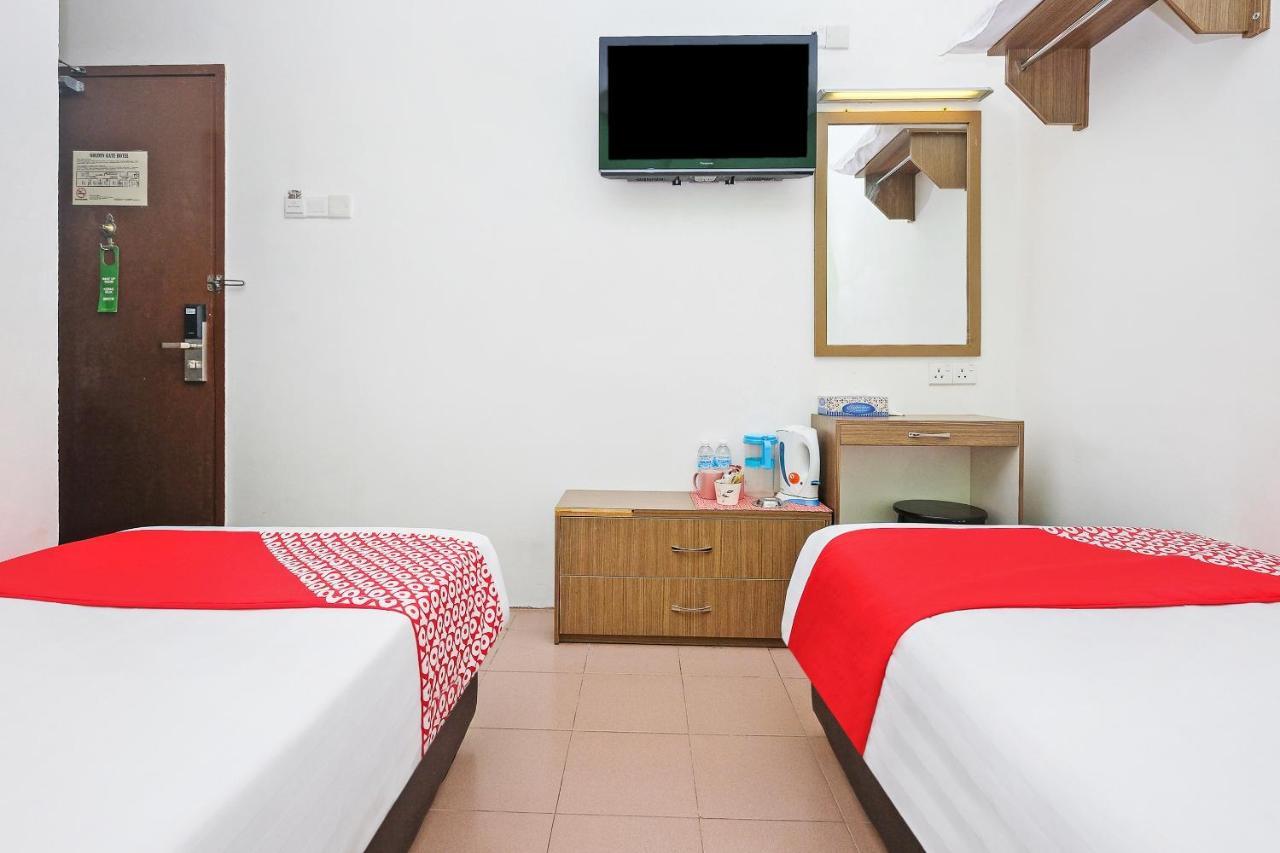 Oyo 850 Gold Star Hotel Chukai Kültér fotó