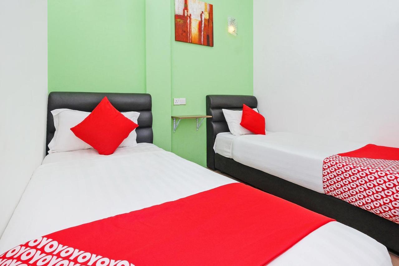 Oyo 850 Gold Star Hotel Chukai Kültér fotó