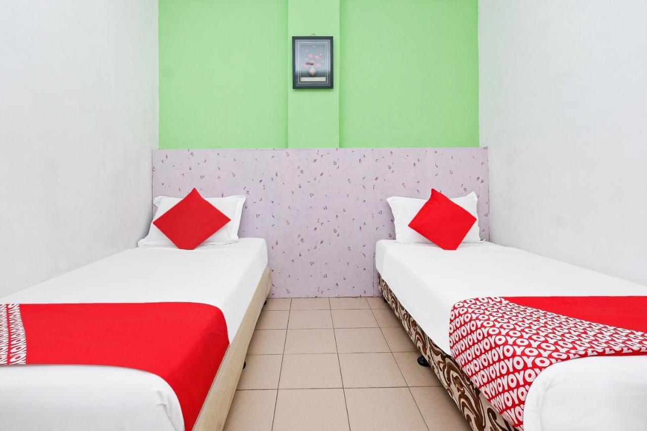 Oyo 850 Gold Star Hotel Chukai Kültér fotó