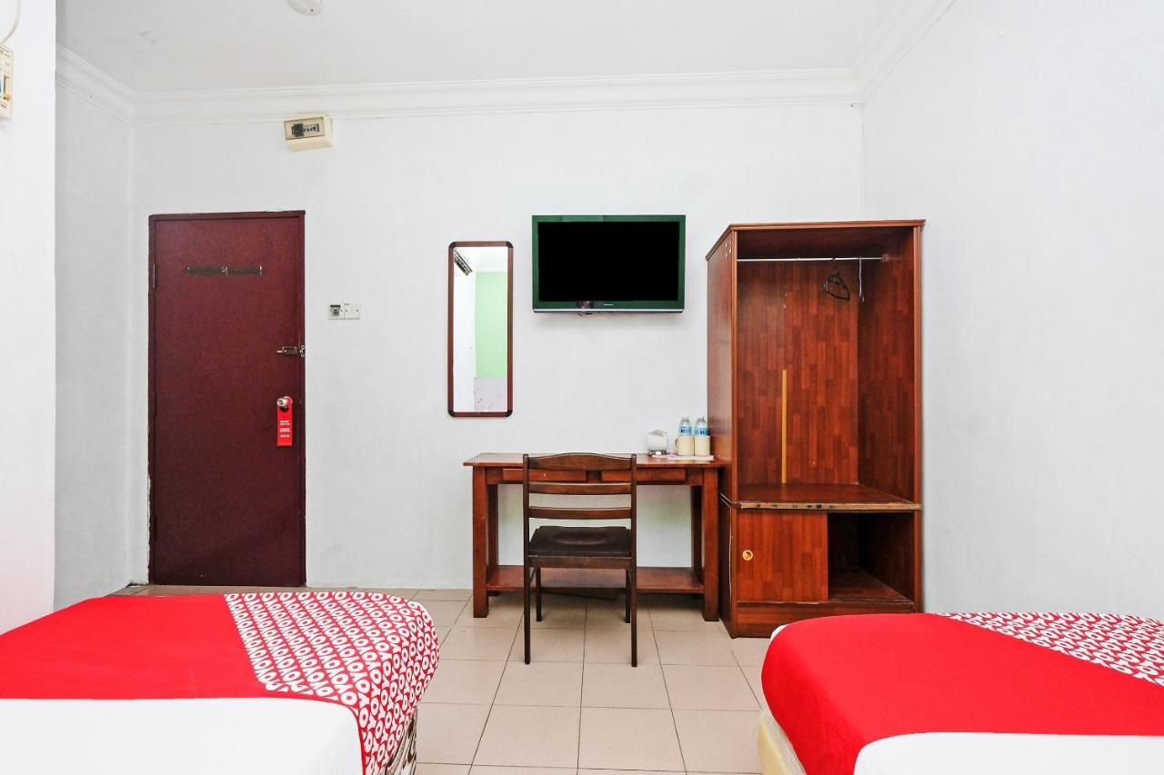 Oyo 850 Gold Star Hotel Chukai Kültér fotó