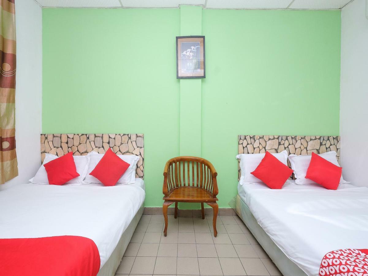 Oyo 850 Gold Star Hotel Chukai Kültér fotó