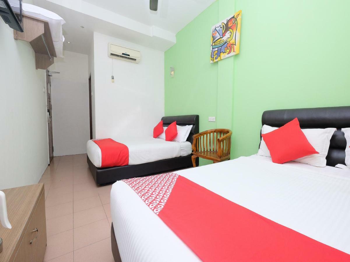 Oyo 850 Gold Star Hotel Chukai Kültér fotó