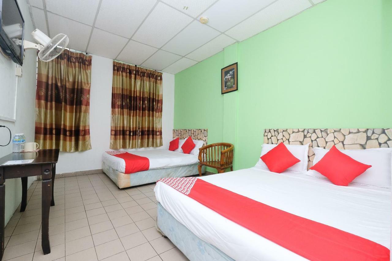 Oyo 850 Gold Star Hotel Chukai Kültér fotó