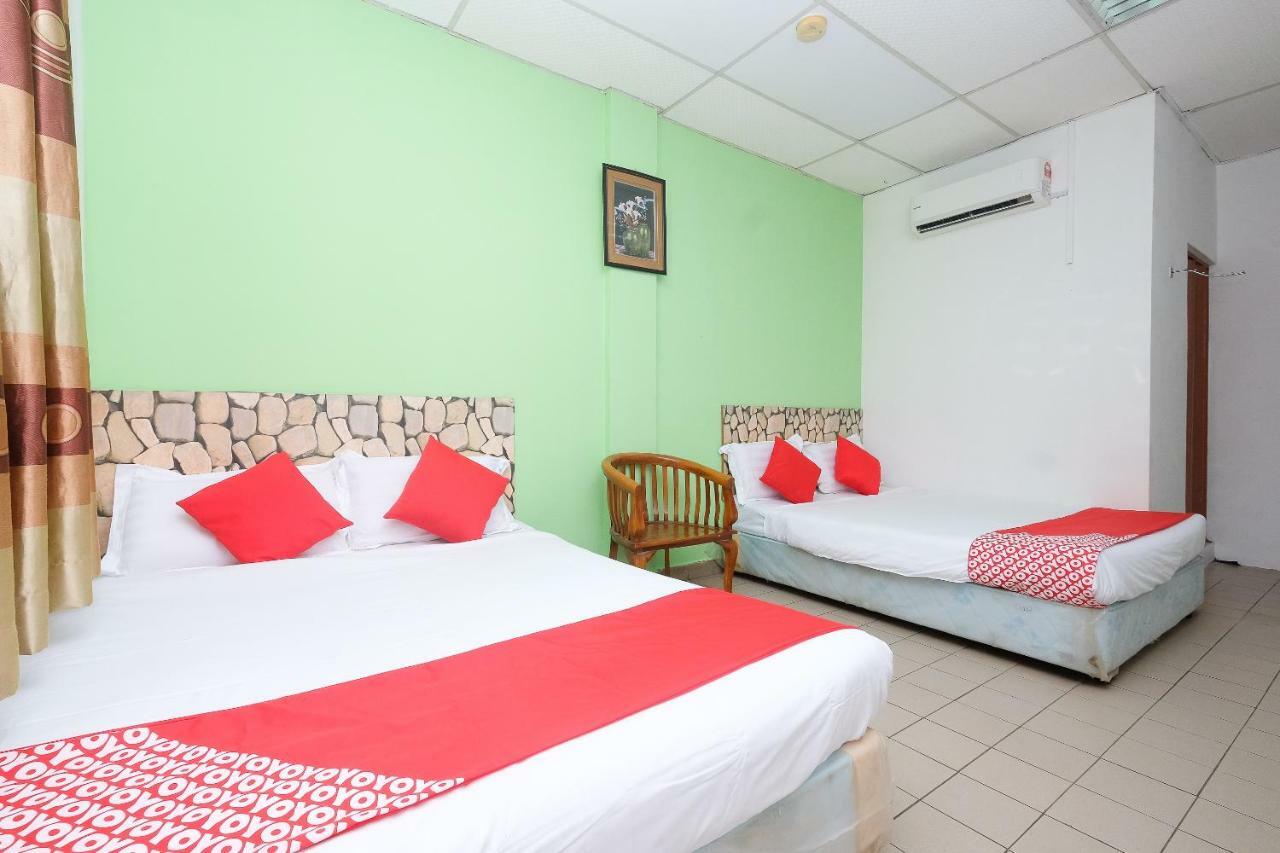 Oyo 850 Gold Star Hotel Chukai Kültér fotó
