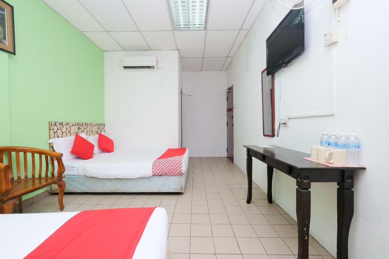 Oyo 850 Gold Star Hotel Chukai Kültér fotó